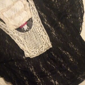 Julie's Closet Black Lace Top with Cream Highlights